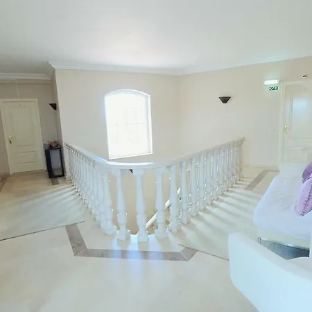& Beds Dp بيت شباب