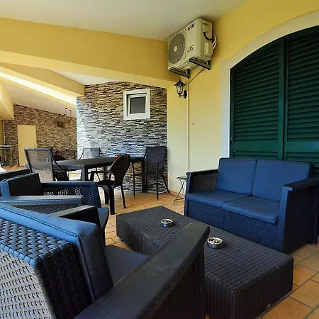 & Beds Dp Хостел