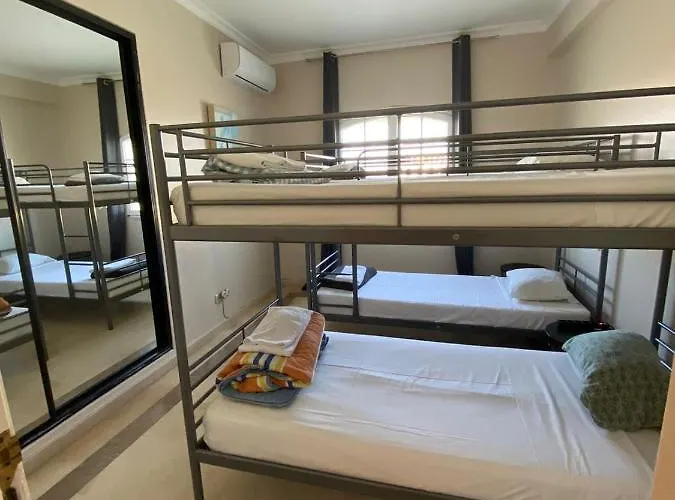 & Beds Dp بيت شباب *