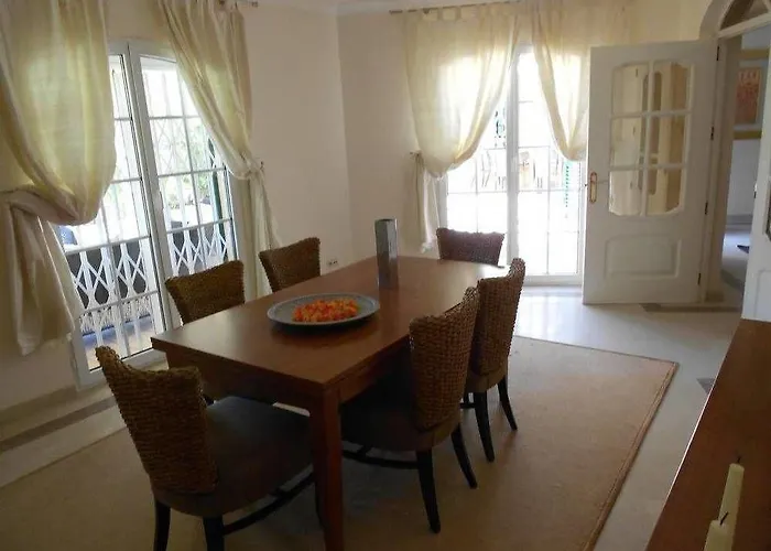 & Beds Dp بيت شباب