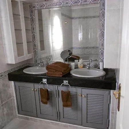 & Beds Dp بيت شباب *